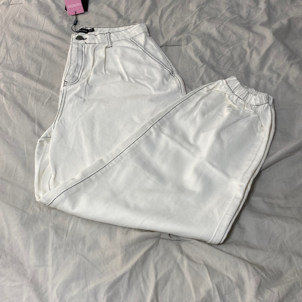 White jogger jeans with black stitching. Size 6. Pretty little thing